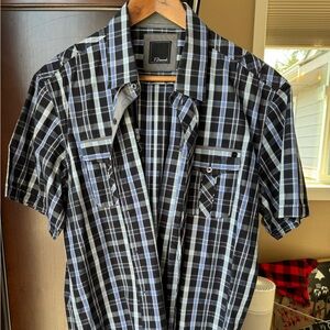 Men’s plaid button down shirt